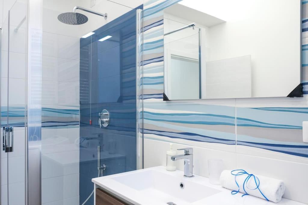 ساليرنو Nizza Apartment In Centro المظهر الخارجي الصورة